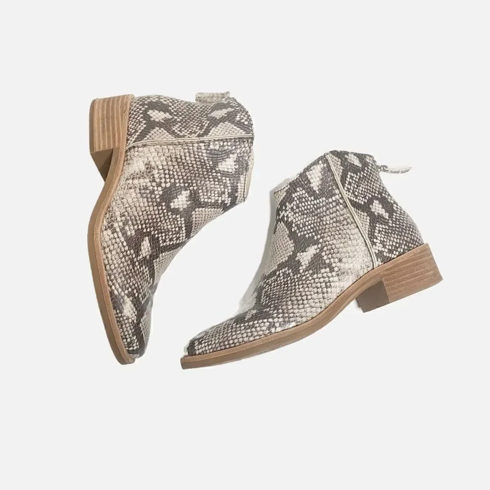 Dolce Vita Tavin Bootie Snakeskin Embossed Python Stacked Heel Almond Toe Sz 7.5